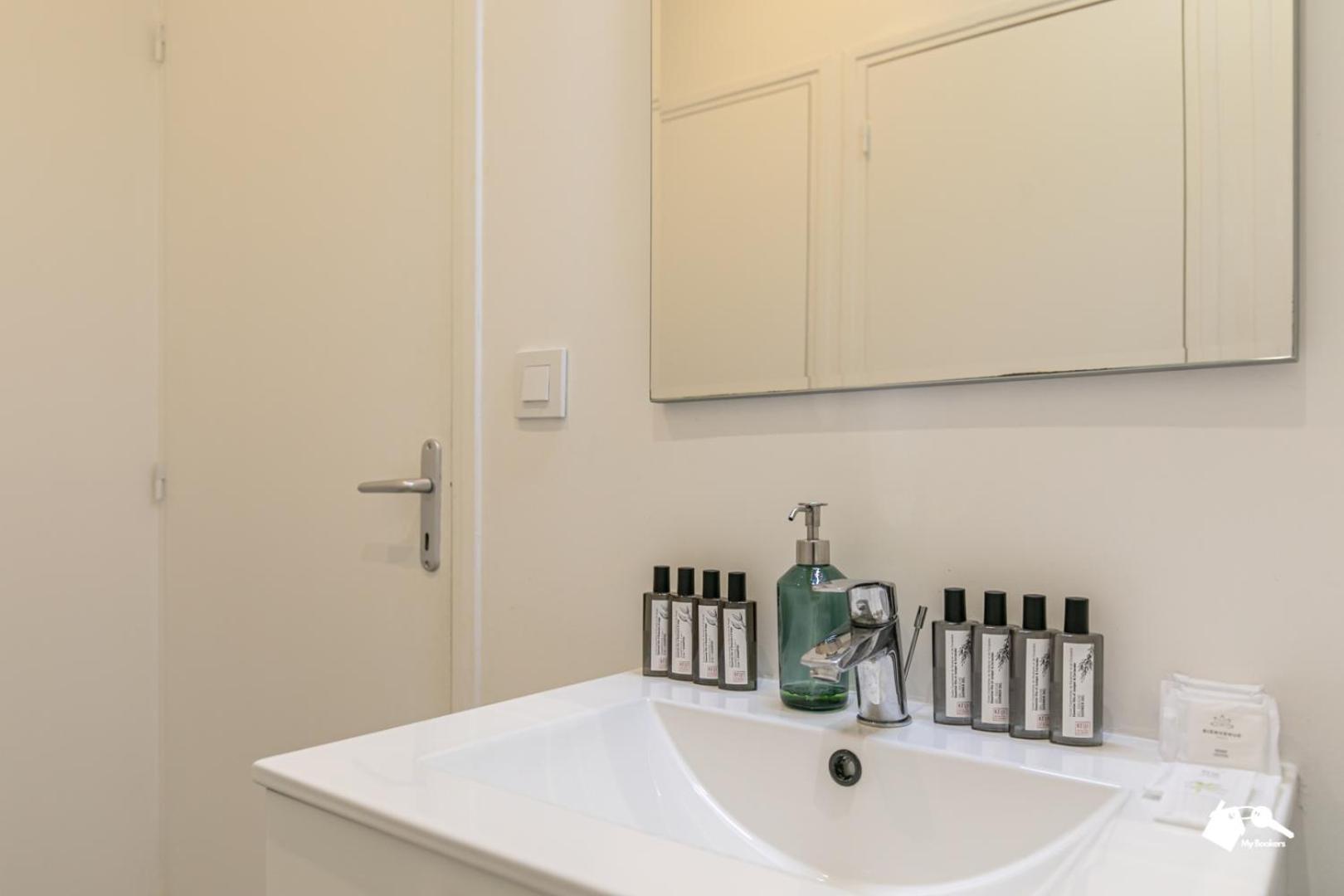 Mba - Petion Splendide Appartement Parijs